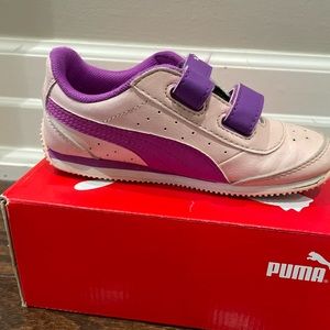 Puma Toddler sneakers!! Excellent 1st walking shoe. Size US10 Eur 27